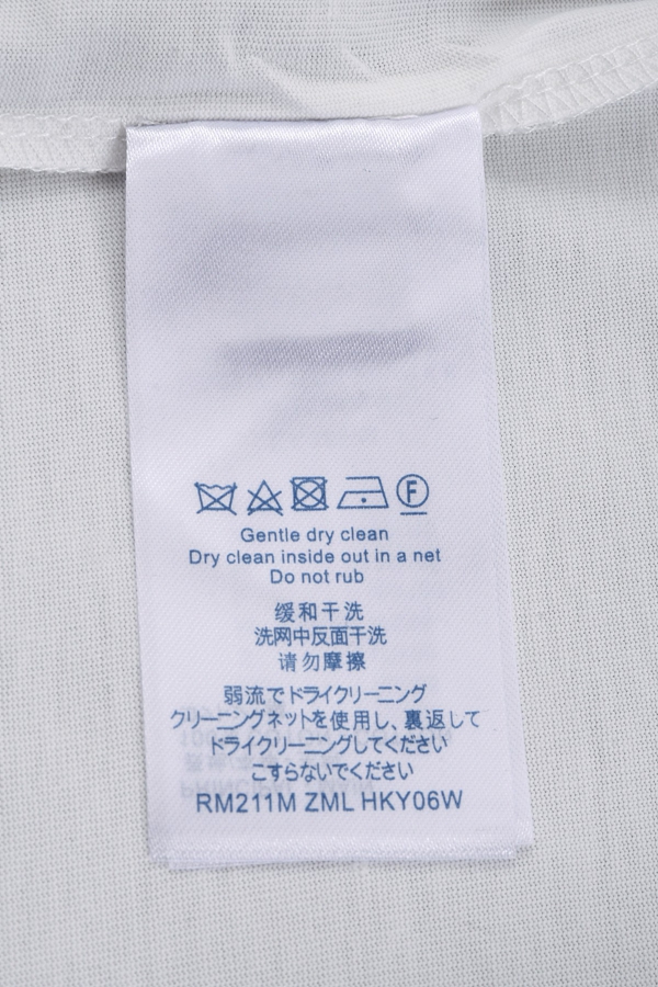 ブランドTシャツ着用イメージ